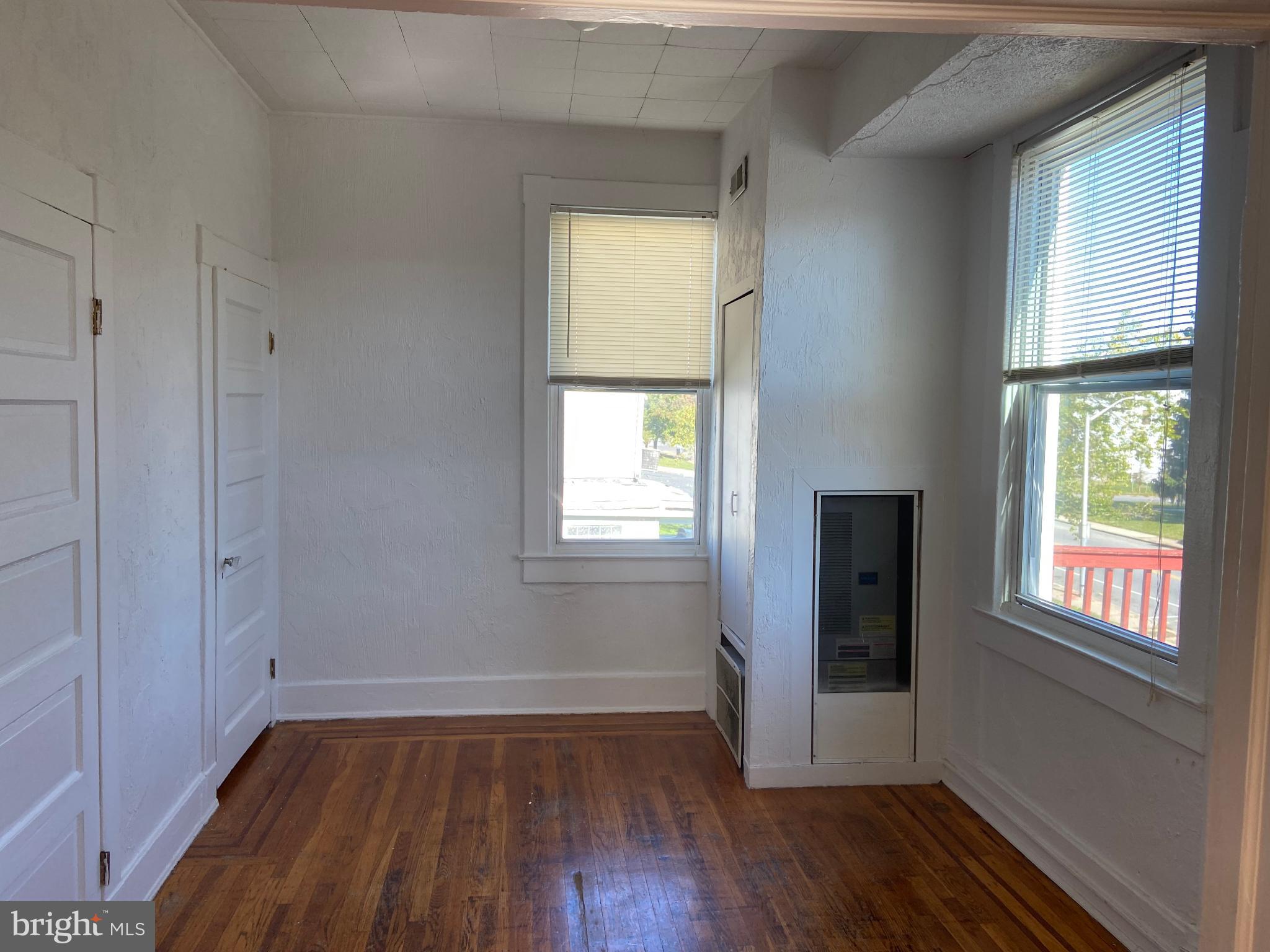 DORCHESTER - Residential Income