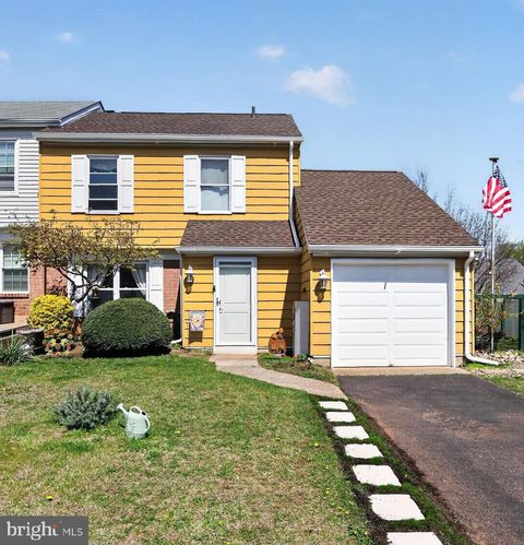Townhouse For Sale - 6670 Mayflower Drive<br/> BENSALEM, PA 19020