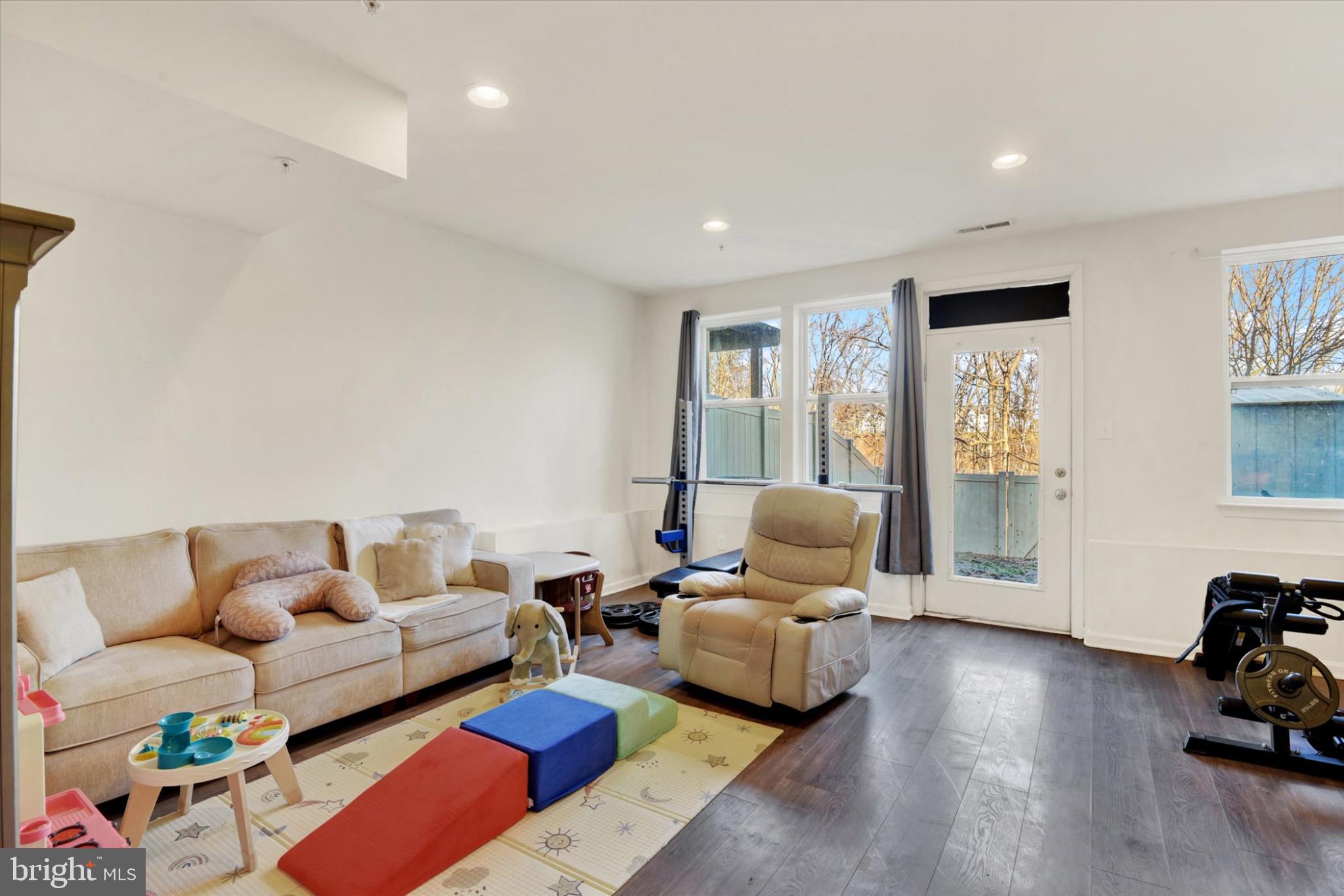 TUSCARORA CREEK - Residential