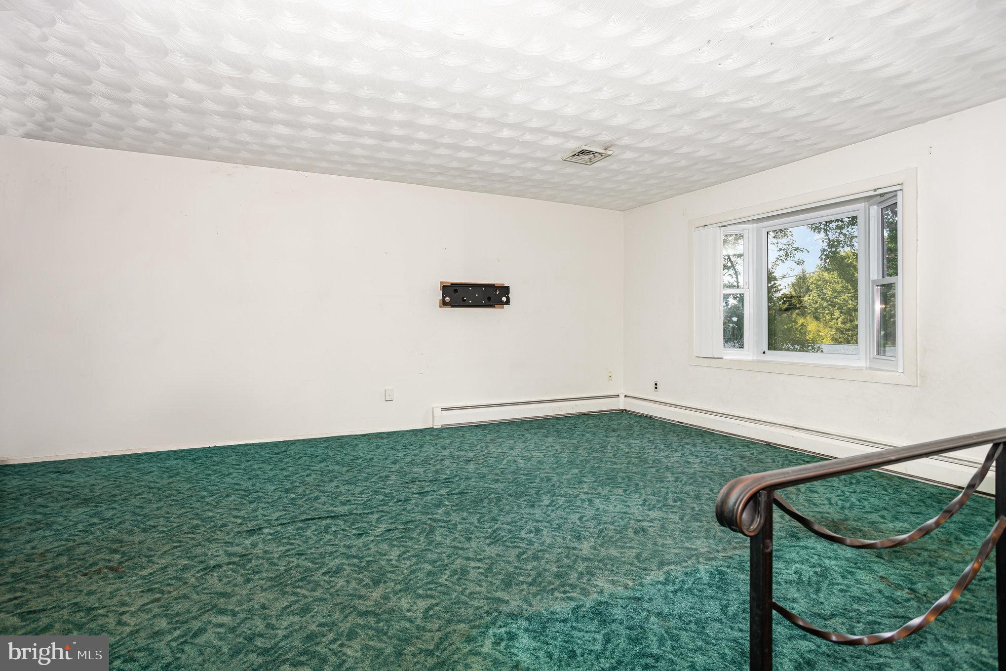 2400 RAMBLEWOOD ROAD