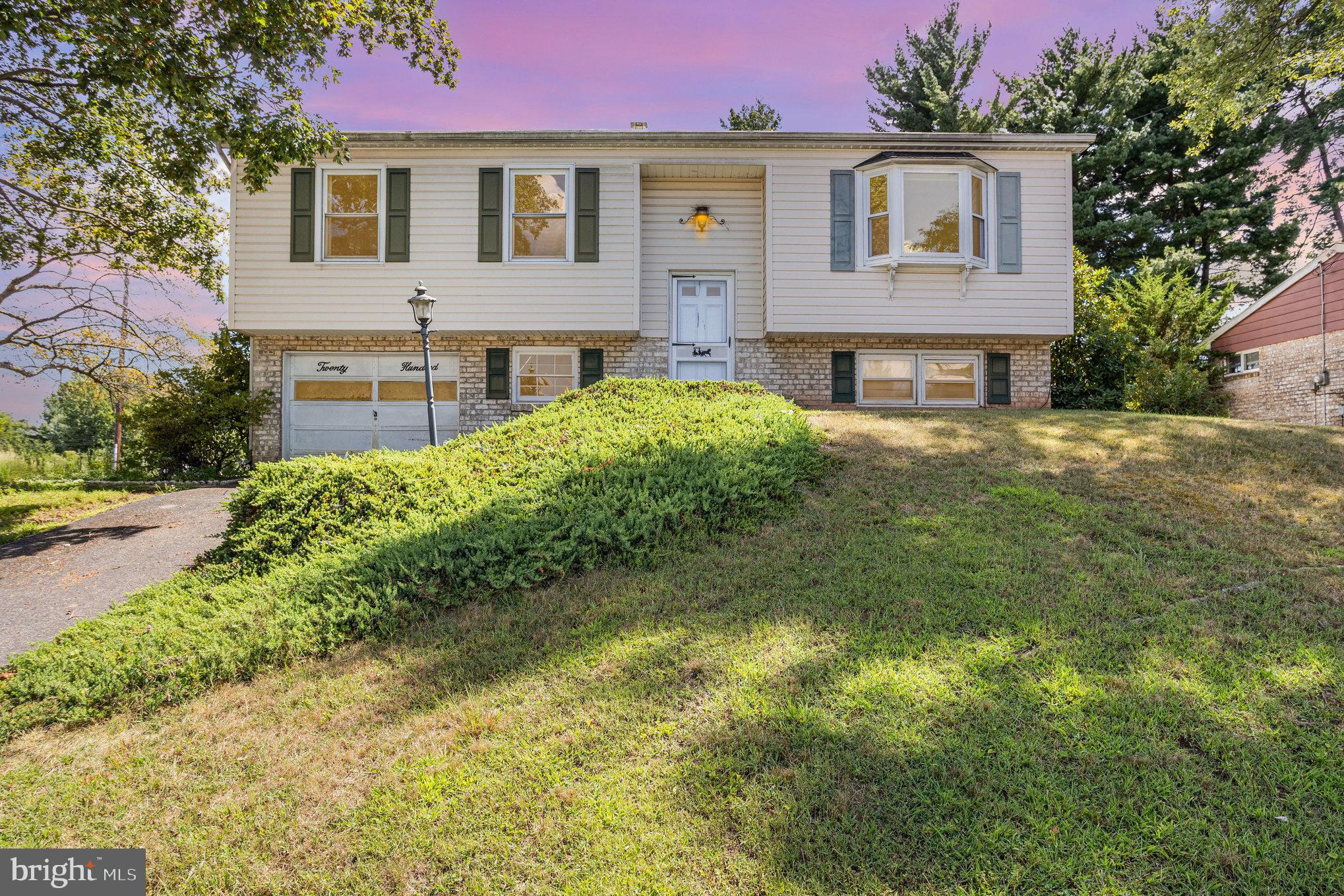 2400 RAMBLEWOOD ROAD
