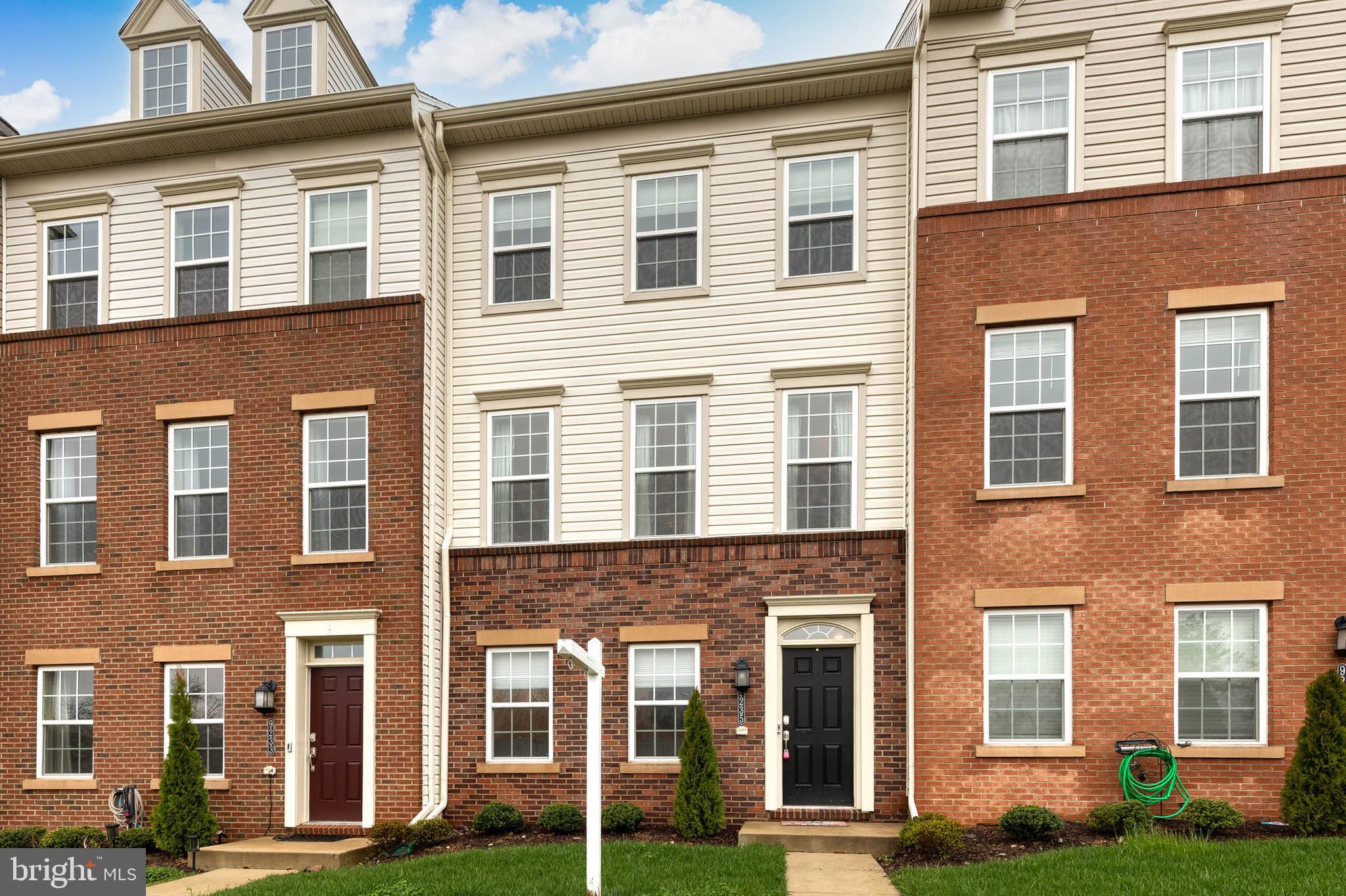 STRAWBRIDGE COMMONS - Residential