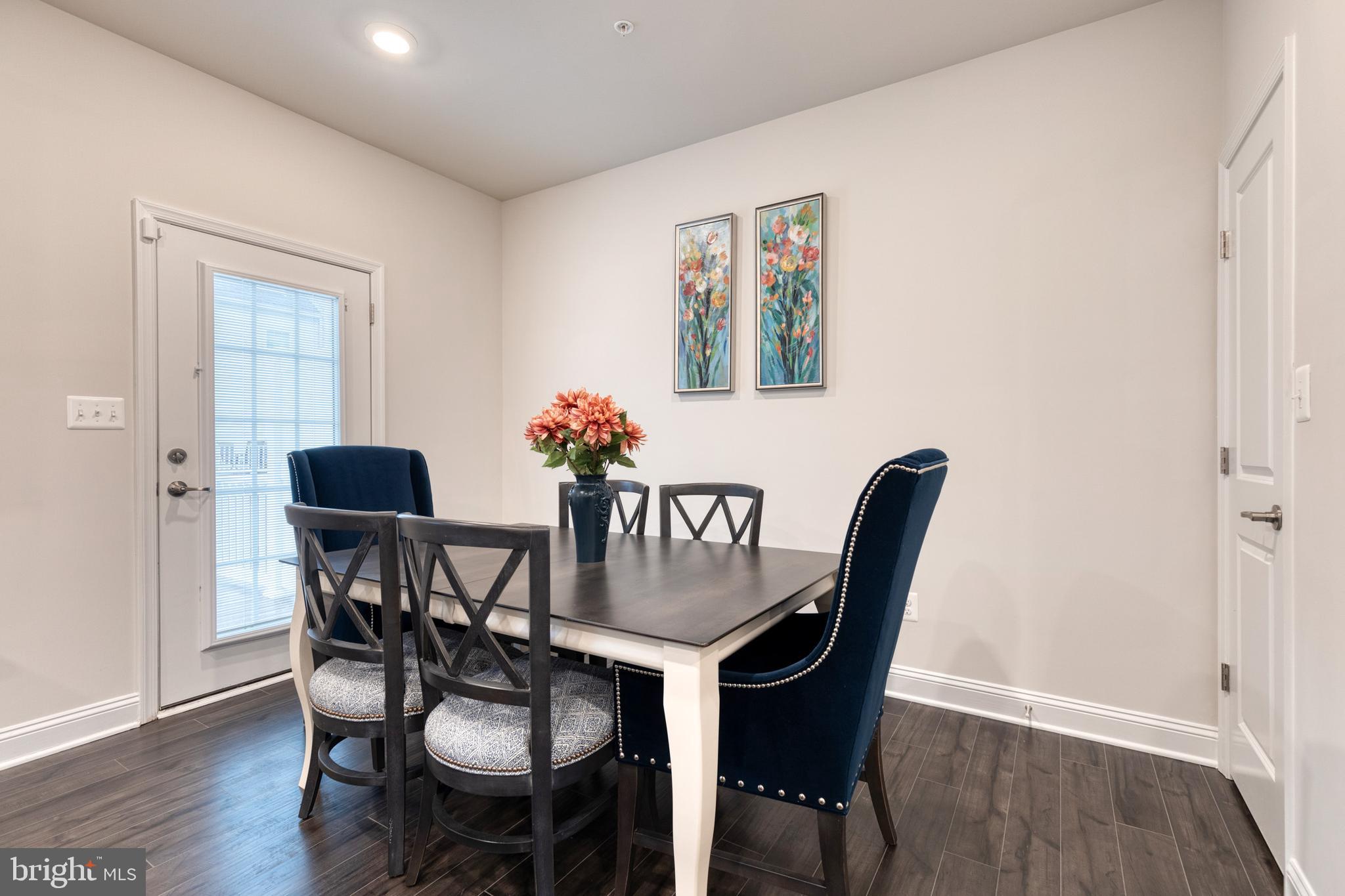 STRAWBRIDGE COMMONS - Residential