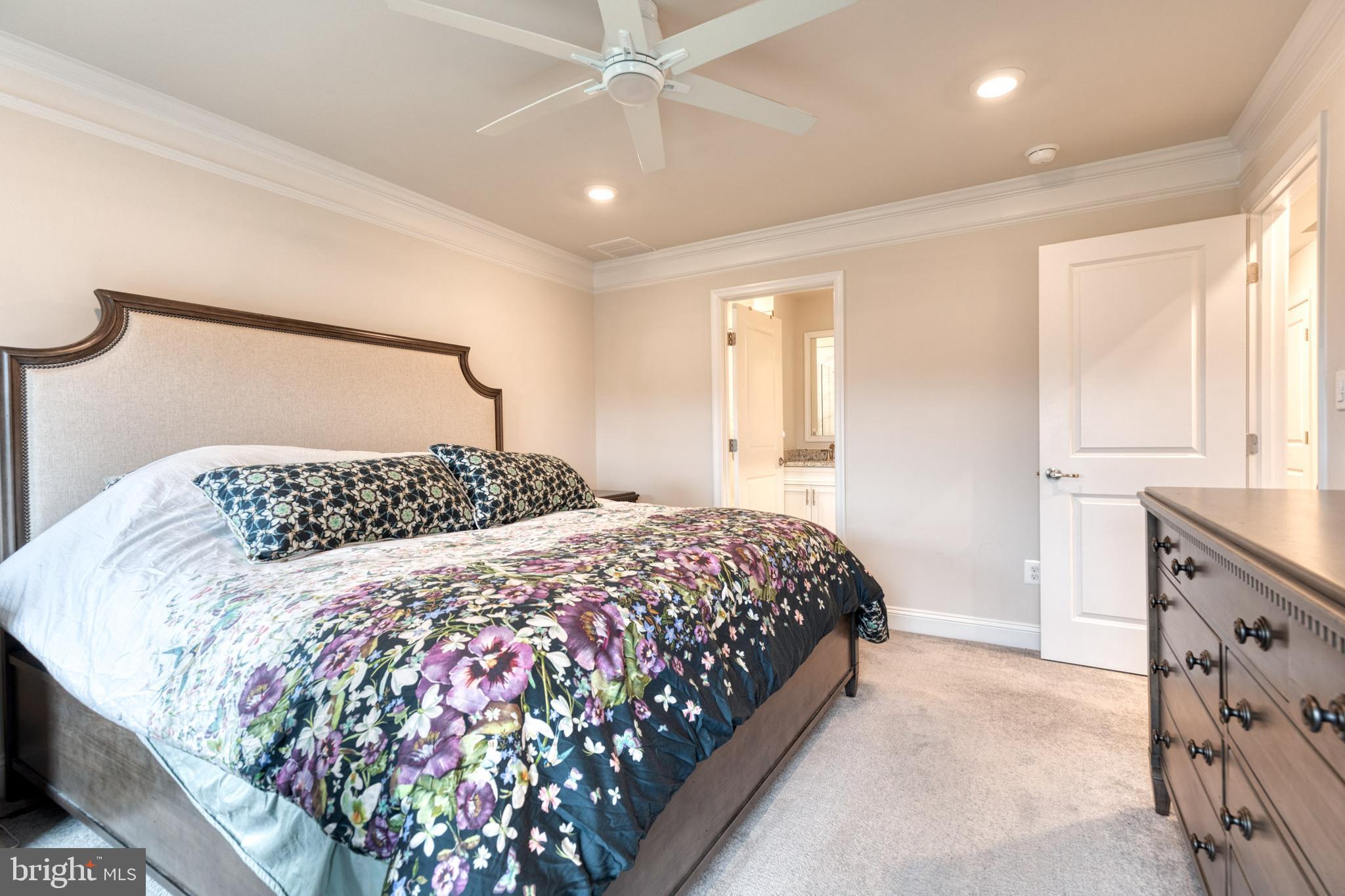 STRAWBRIDGE COMMONS - Residential