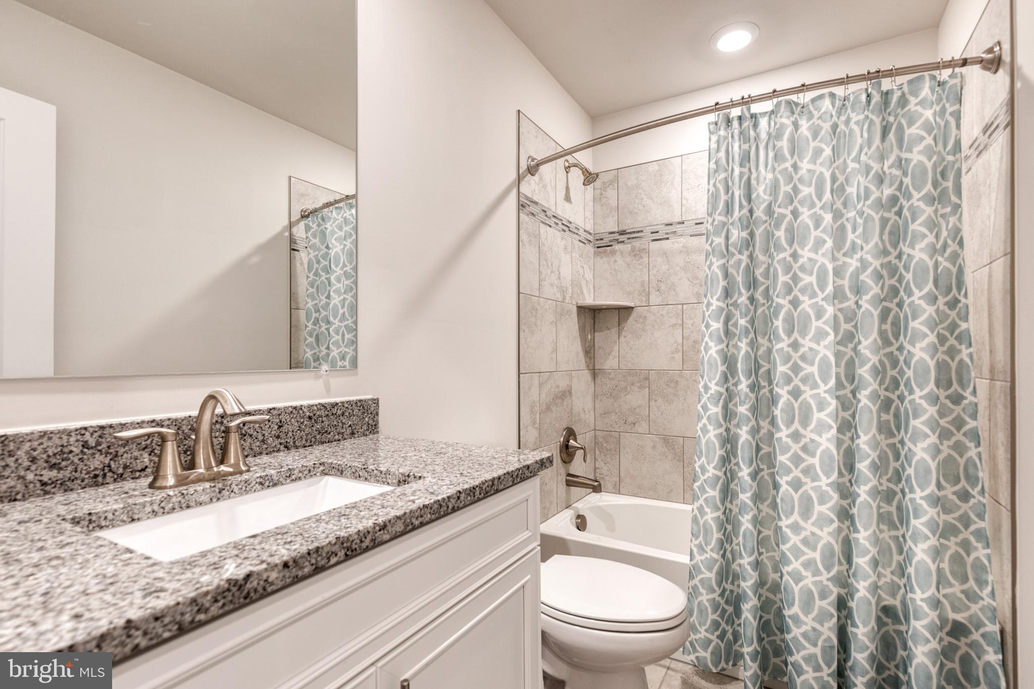 STRAWBRIDGE COMMONS - Residential