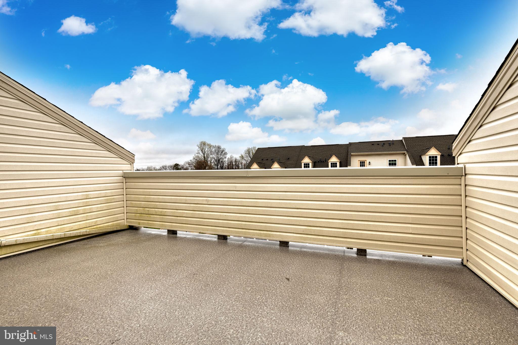 STRAWBRIDGE COMMONS - Residential