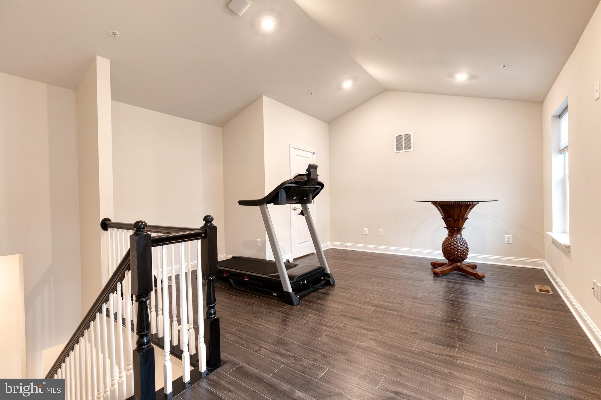 STRAWBRIDGE COMMONS - Residential