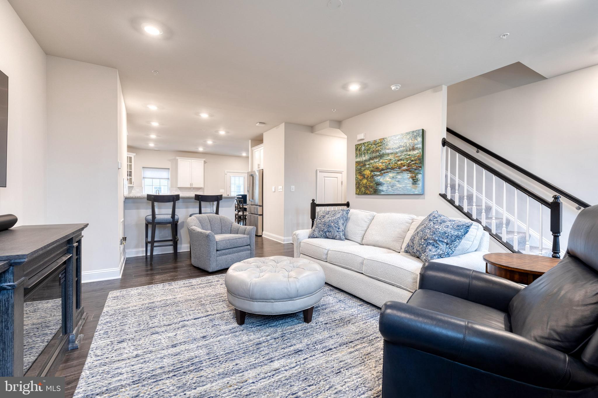 STRAWBRIDGE COMMONS - Residential