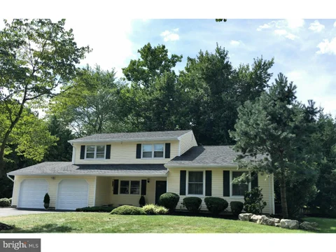 154 Oak Creek Rd, East Windsor, NJ MLS: NJME2082698