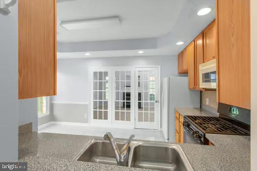 SALEM FIELDS - Residential