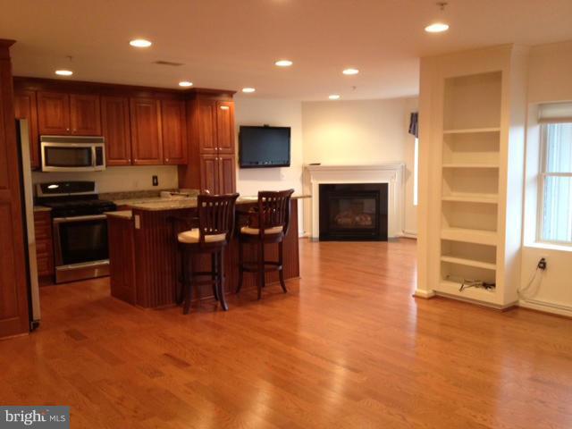 ROUNDWOOD RIDGE - Residential Lease