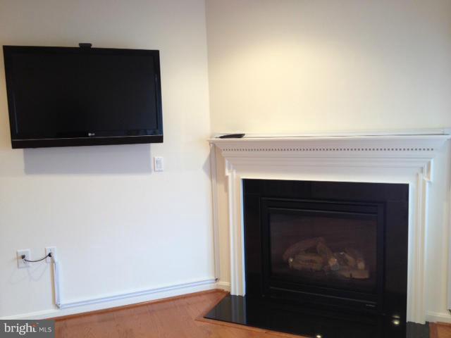 ROUNDWOOD RIDGE - Residential Lease