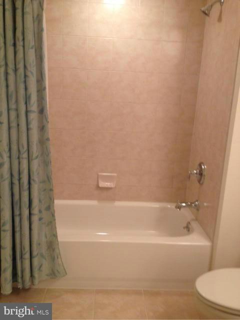 ROUNDWOOD RIDGE - Residential Lease