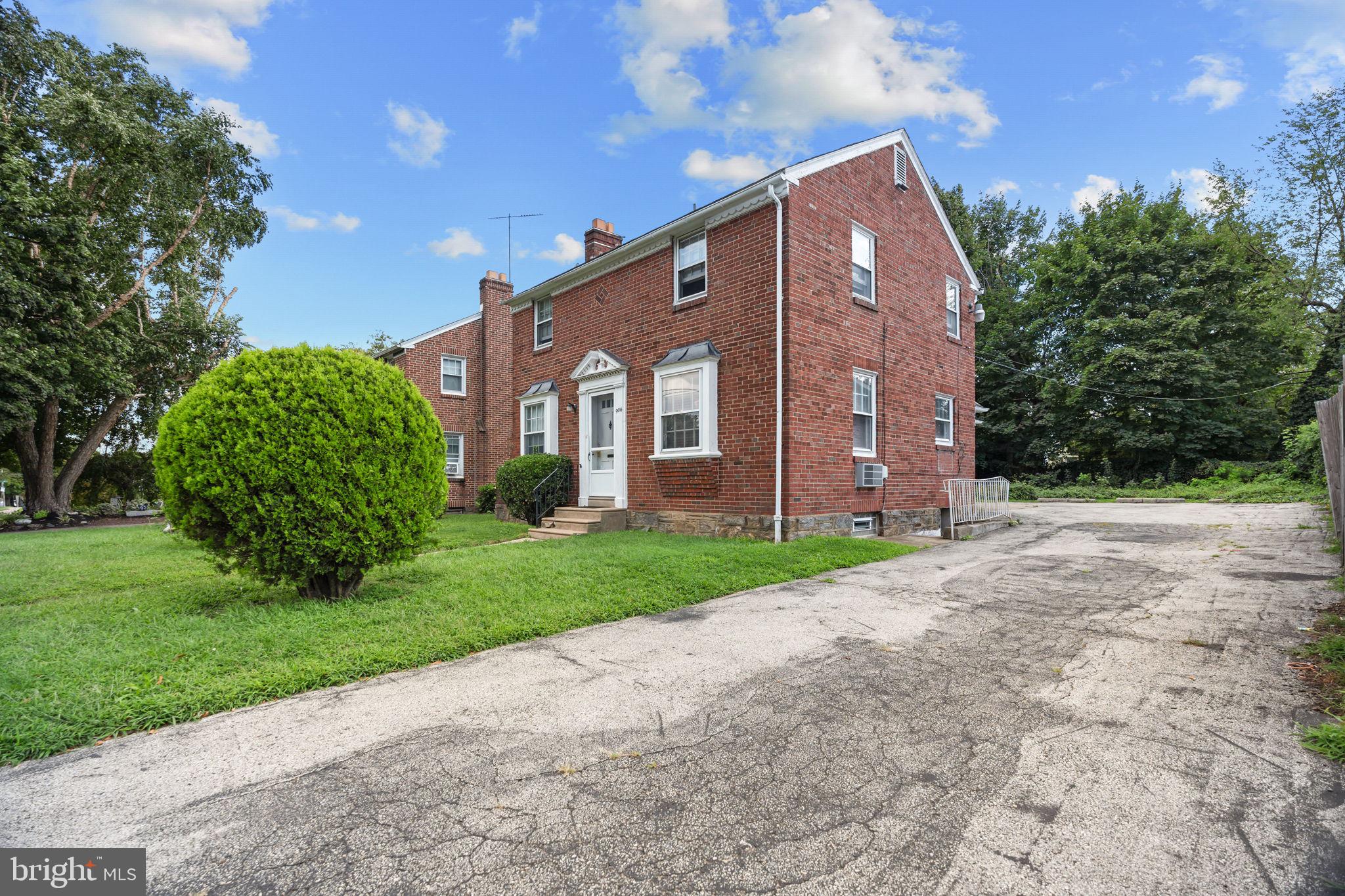 906 RHAWN STREET
