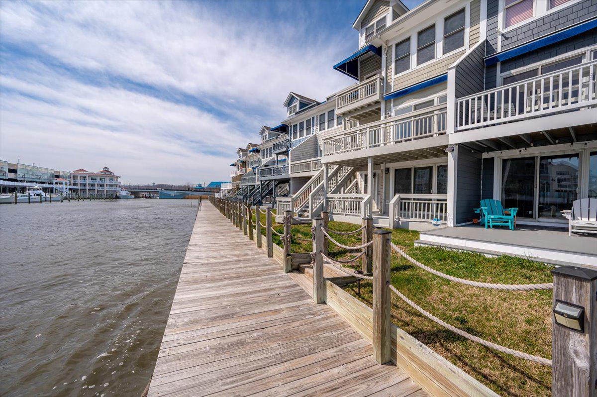 WINDWARD KEY - Residential