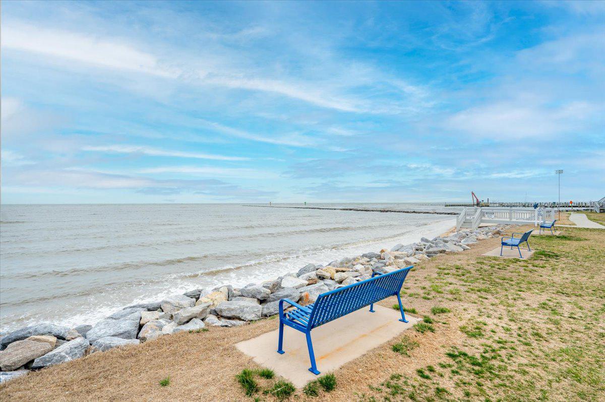 WINDWARD KEY - Residential