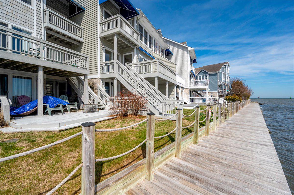 WINDWARD KEY - Residential