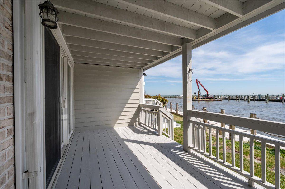 WINDWARD KEY - Residential