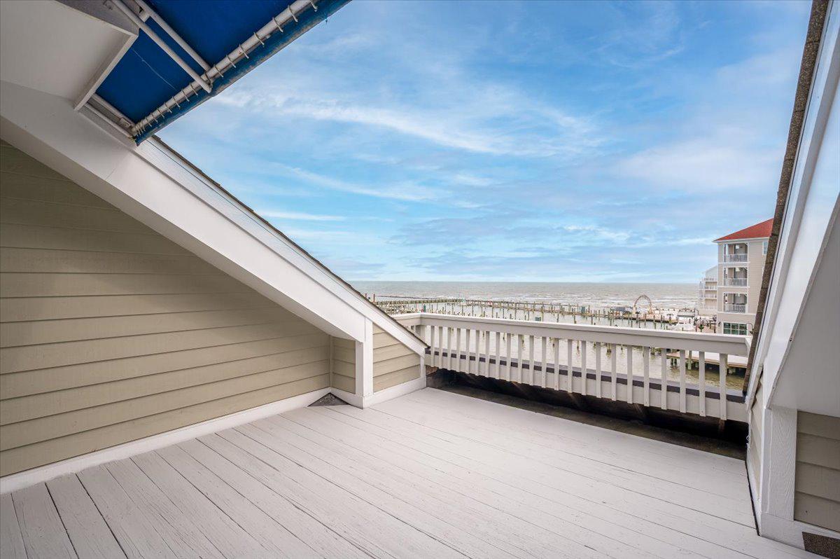 WINDWARD KEY - Residential