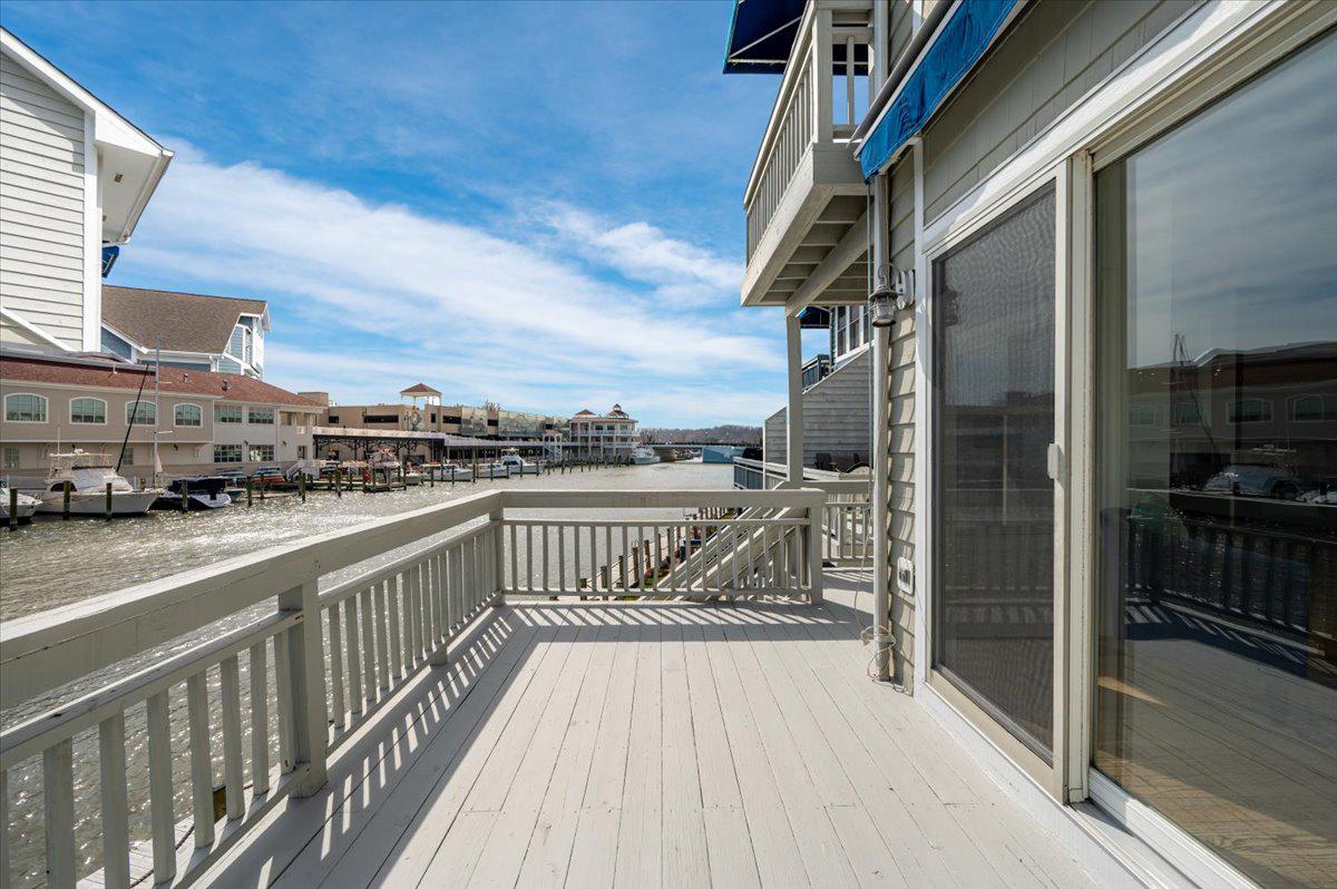 WINDWARD KEY - Residential