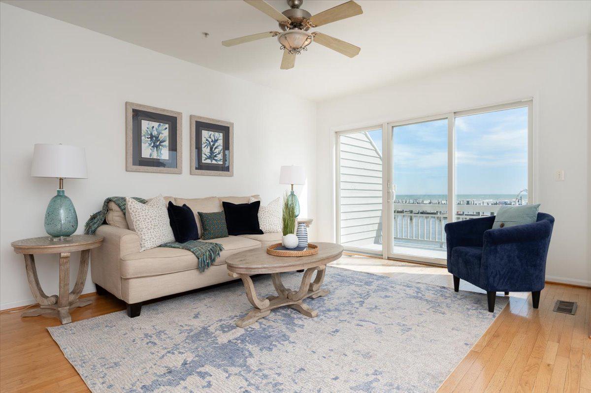 WINDWARD KEY - Residential