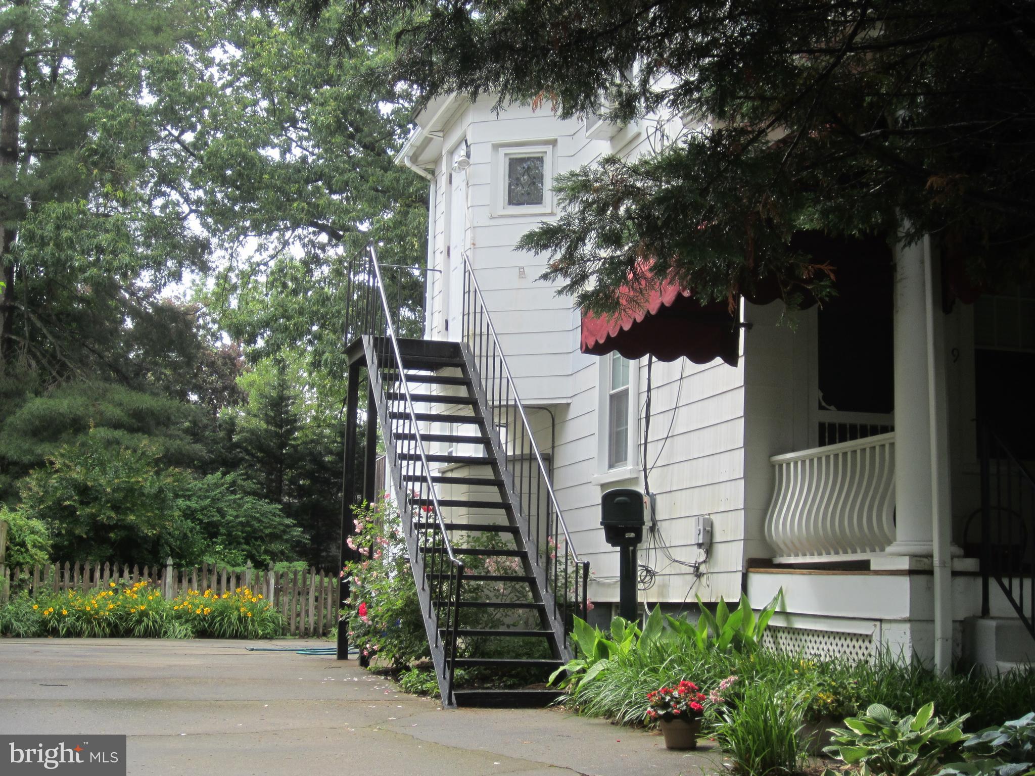 129 E HOMESTEAD AVENUE 2