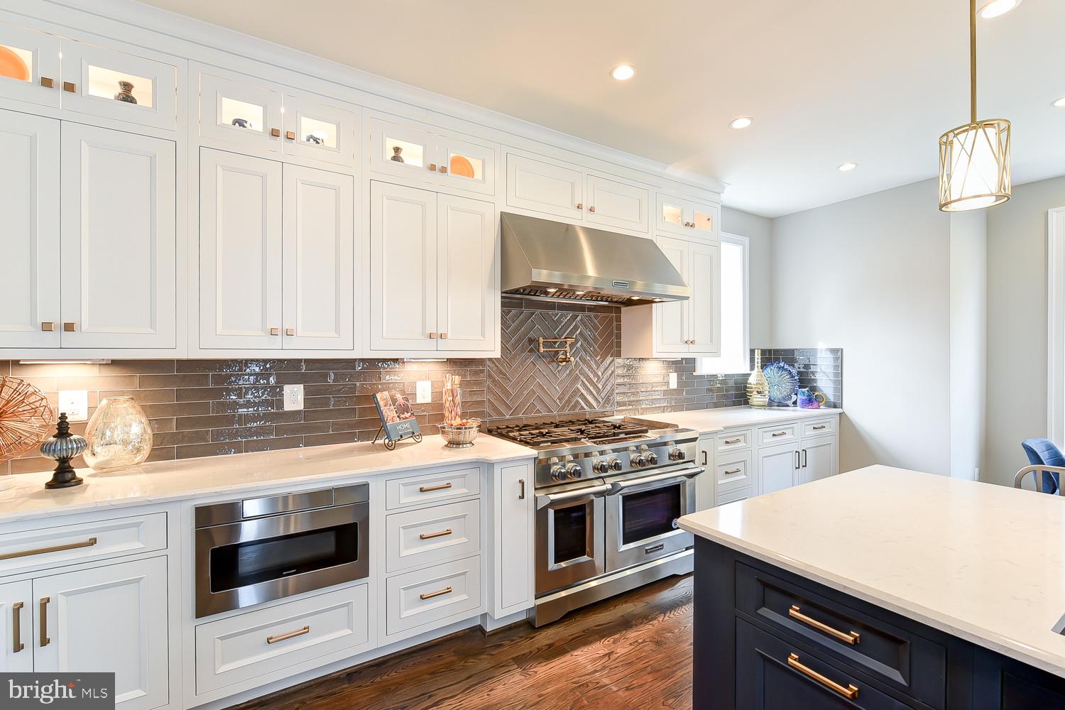 GLENBROOK VILLAGE - Residential