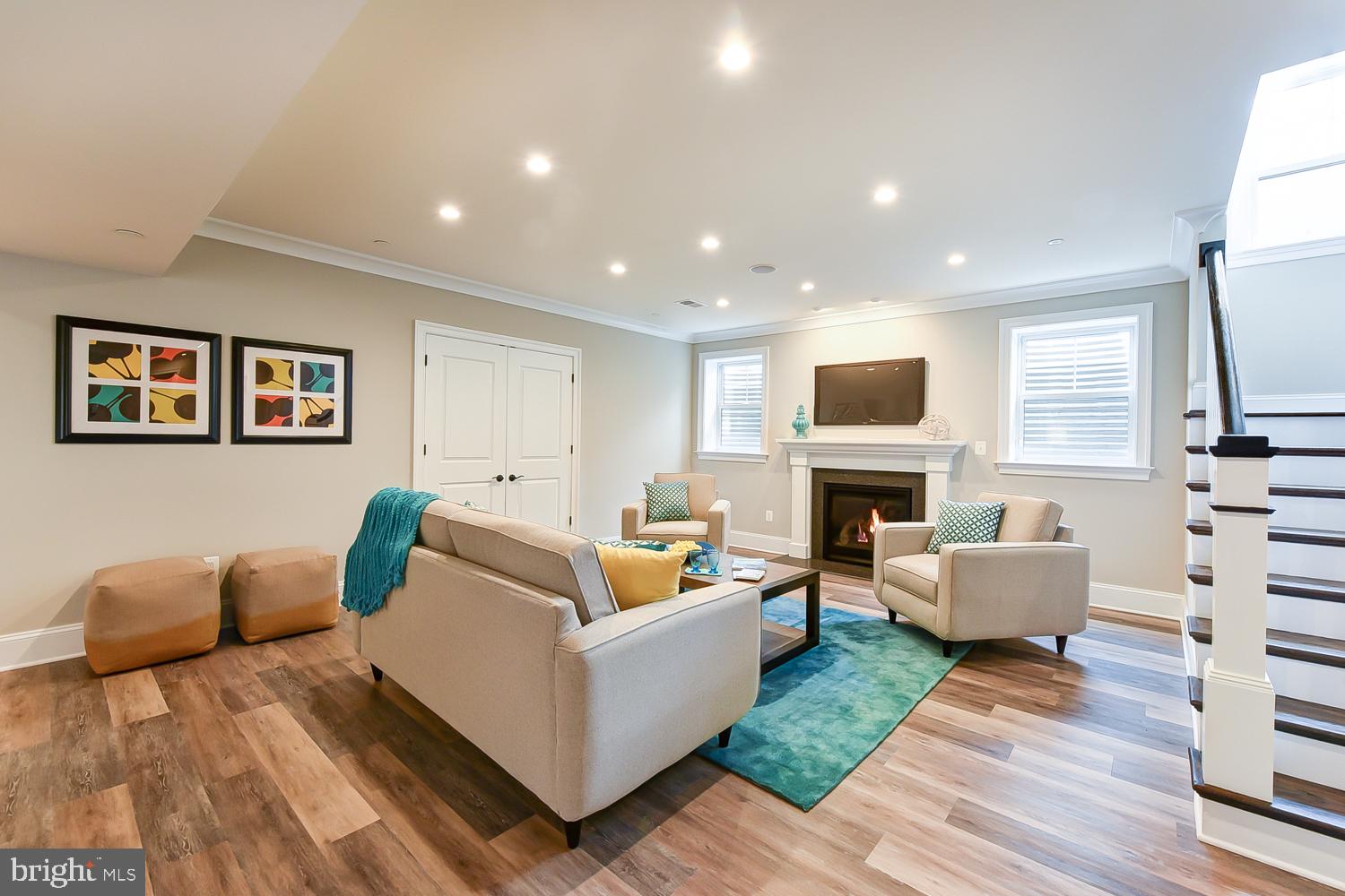 GLENBROOK VILLAGE - Residential