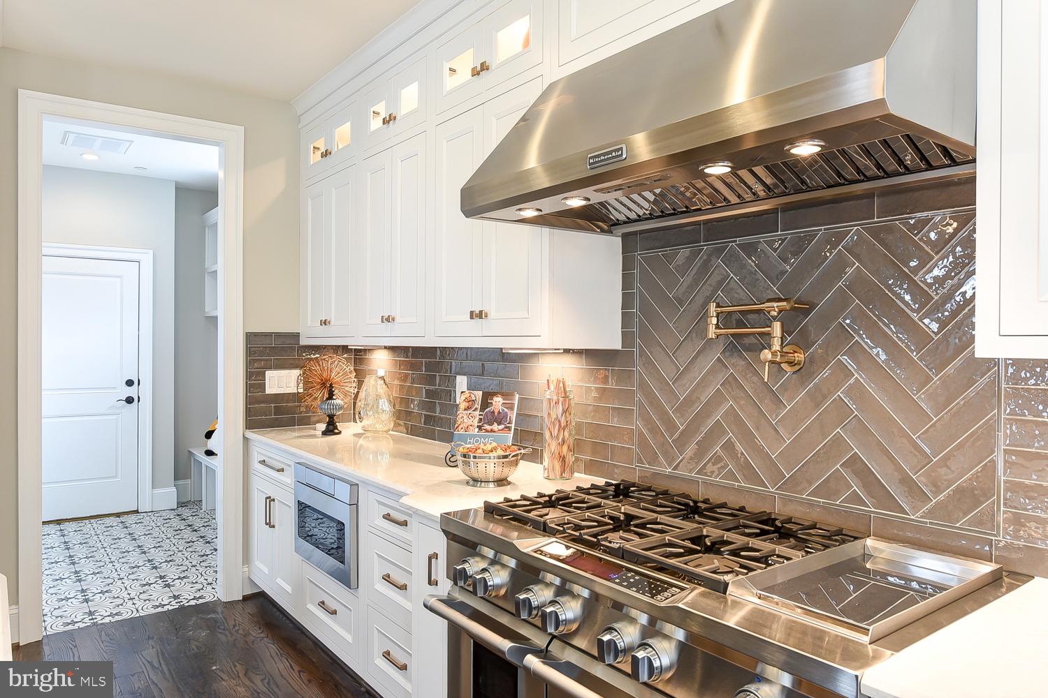 GLENBROOK VILLAGE - Residential