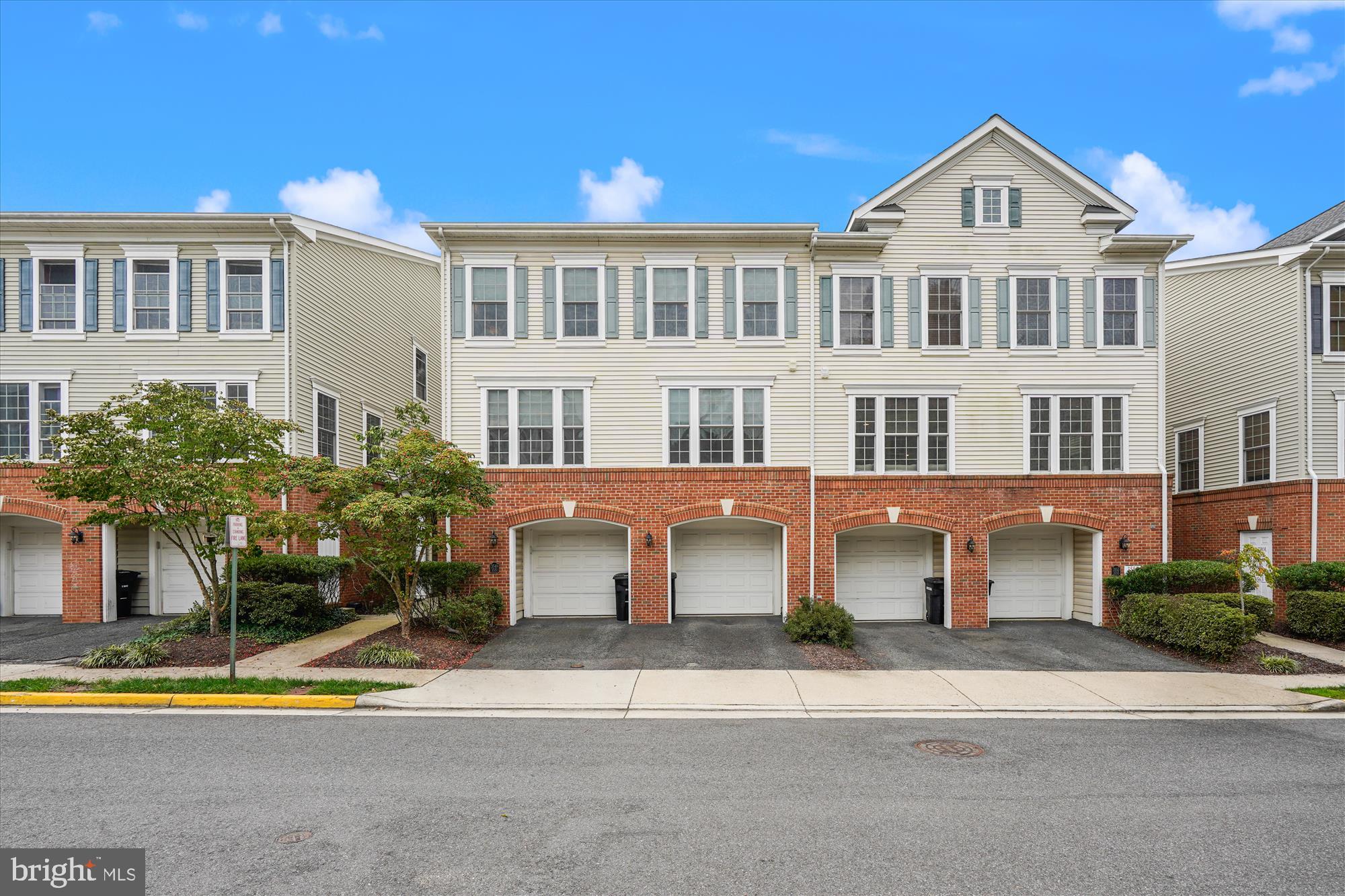 GROVETON WOODS - Residential Lease