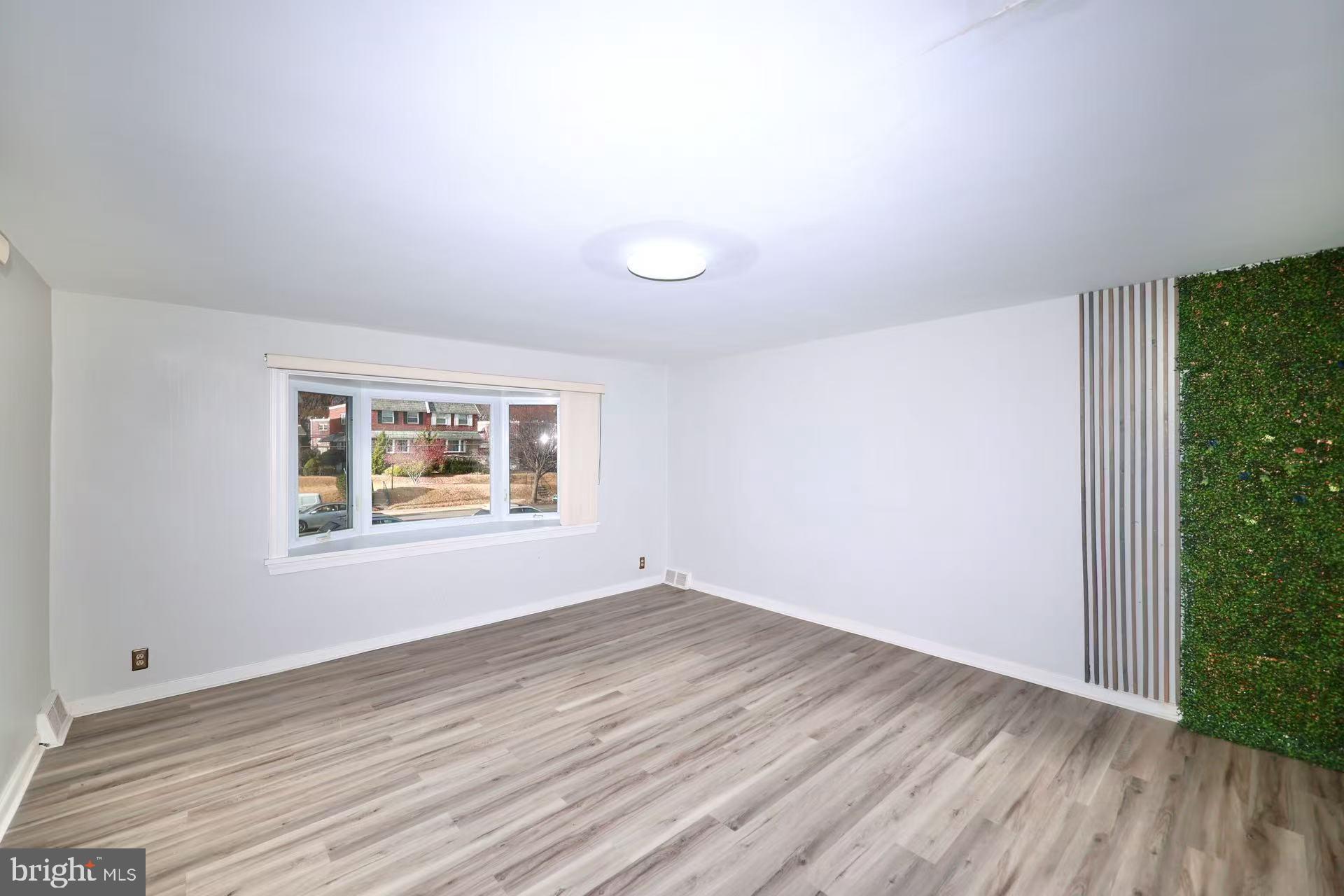 MAYFAIR (EAST) - Residential