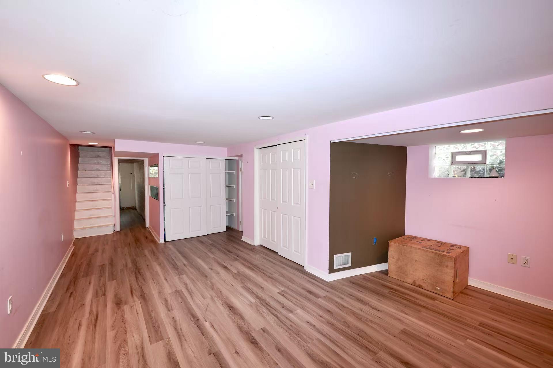 MAYFAIR (EAST) - Residential