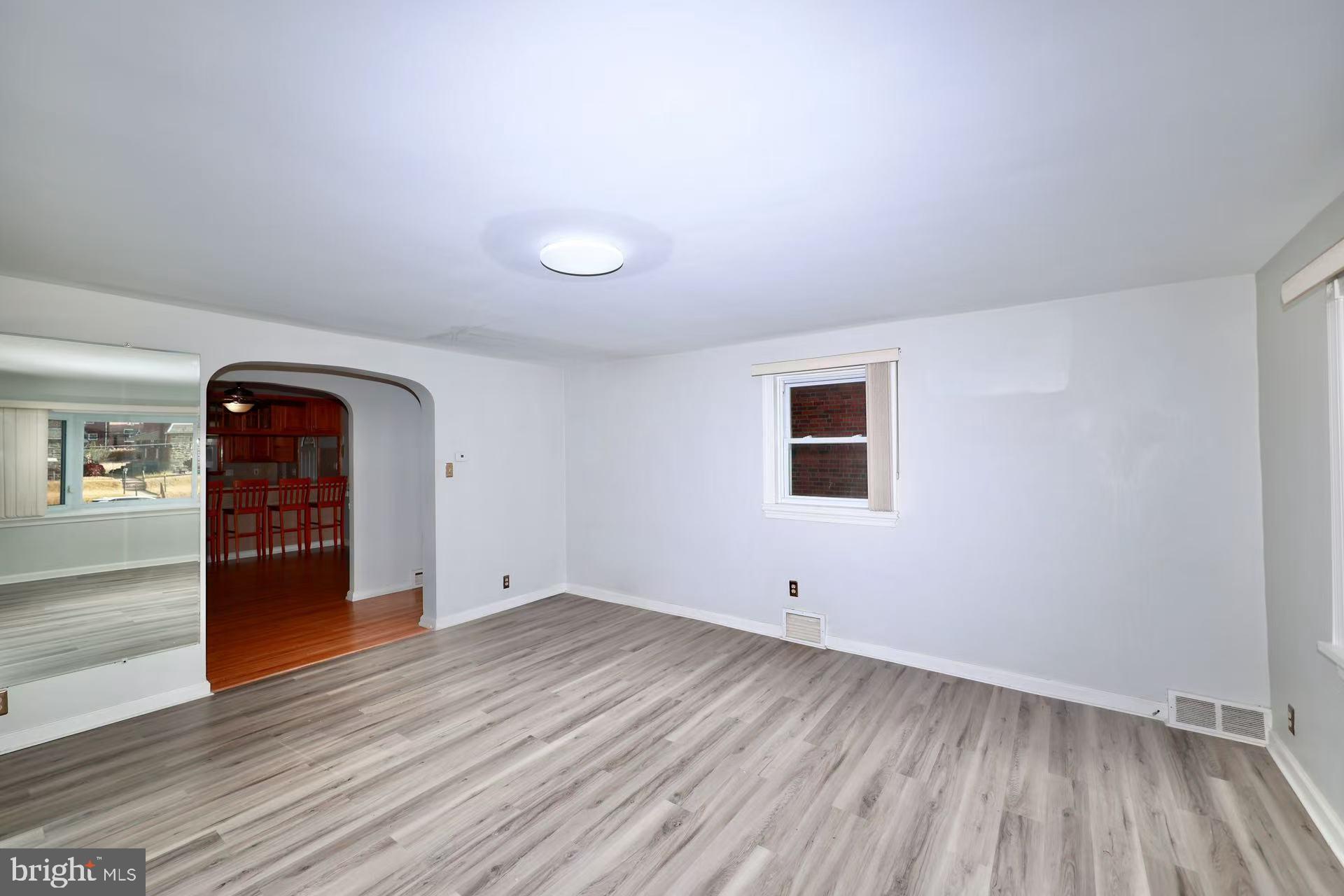 MAYFAIR (EAST) - Residential