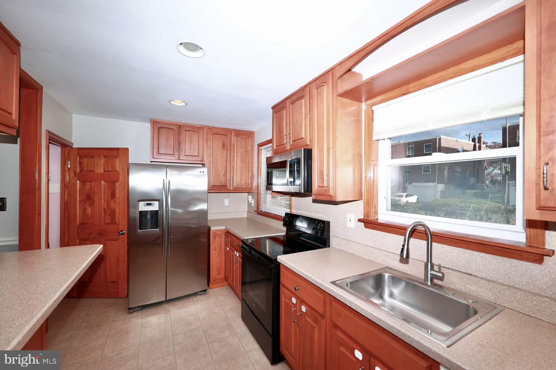 MAYFAIR (EAST) - Residential