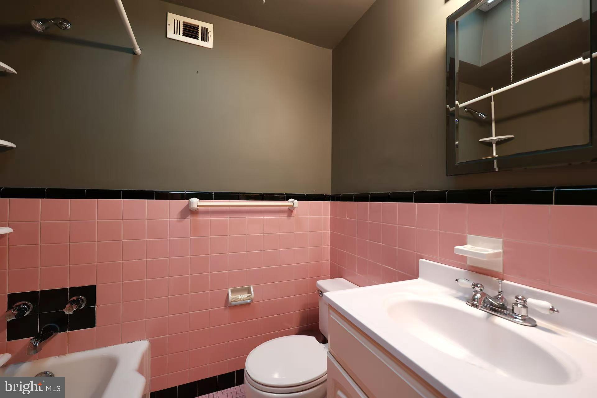 MAYFAIR (EAST) - Residential