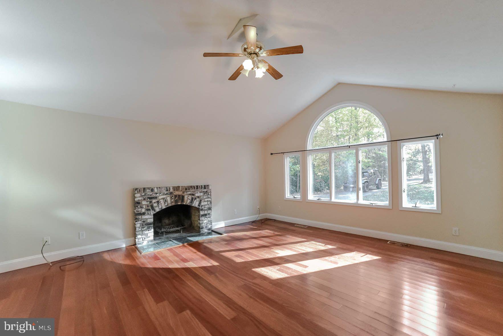 ESPERANZA FARMS - Residential