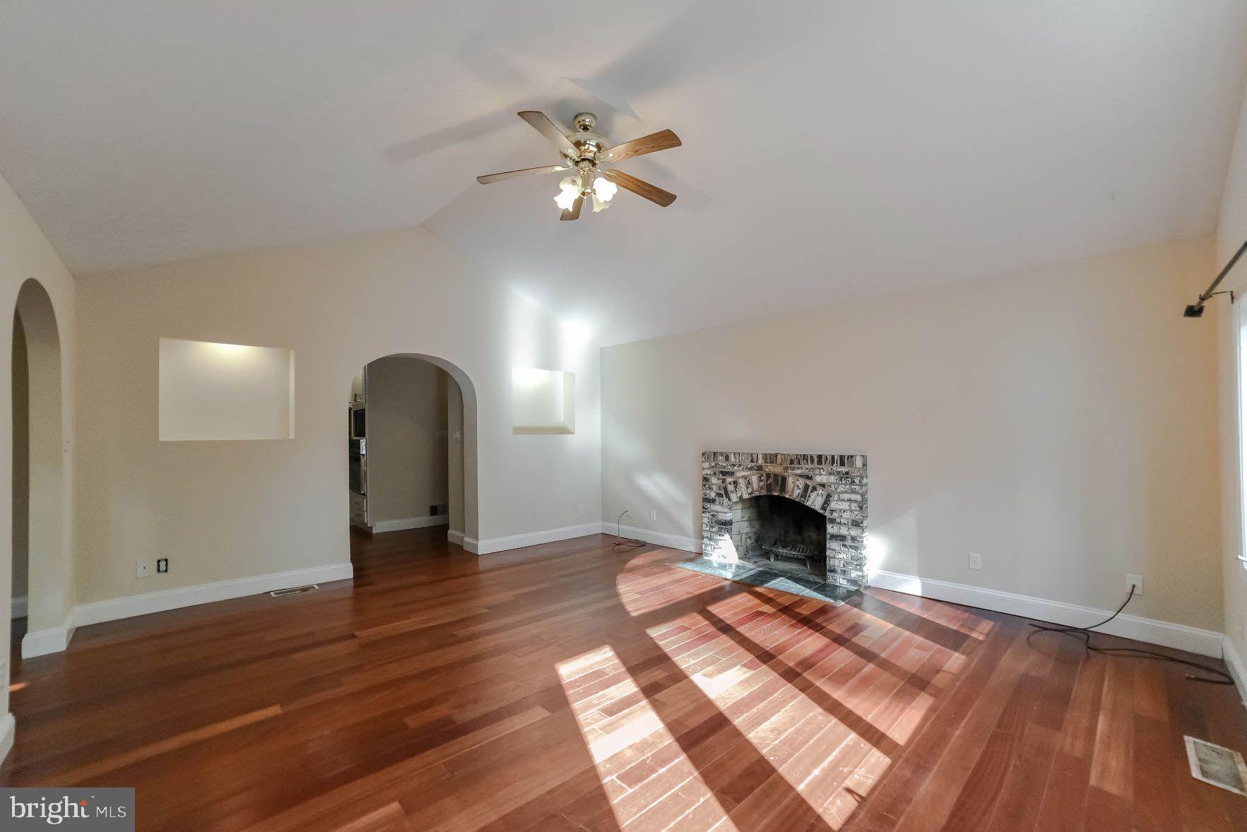 ESPERANZA FARMS - Residential