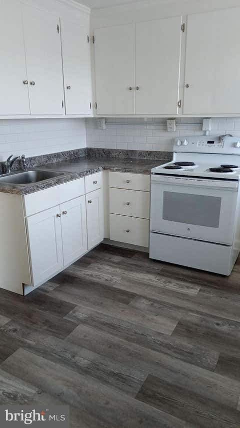 Condo For Rent - 100 W Main Street #6<br/> NEW HOLLAND, PA 17557