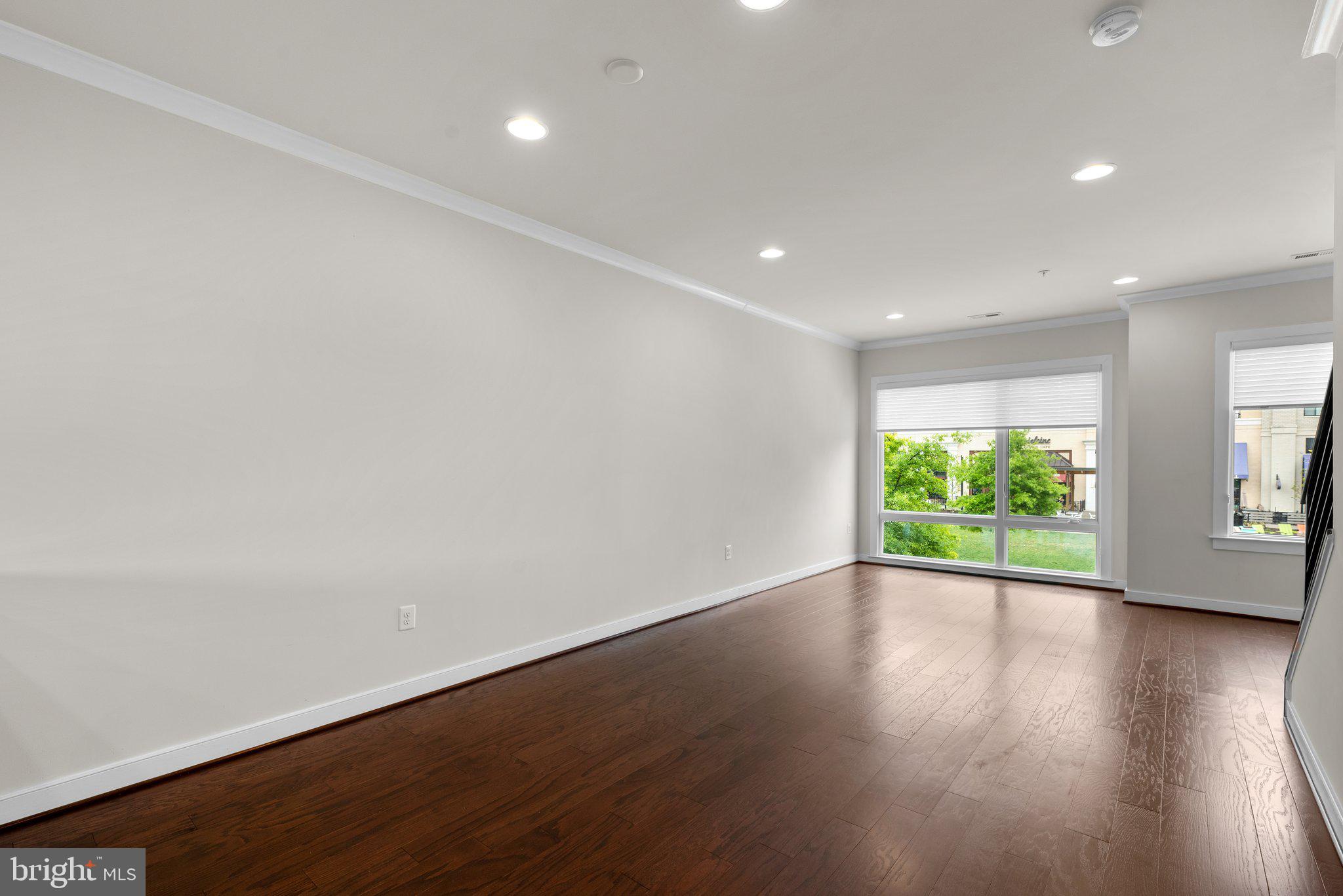 CROWN FARM - Residential