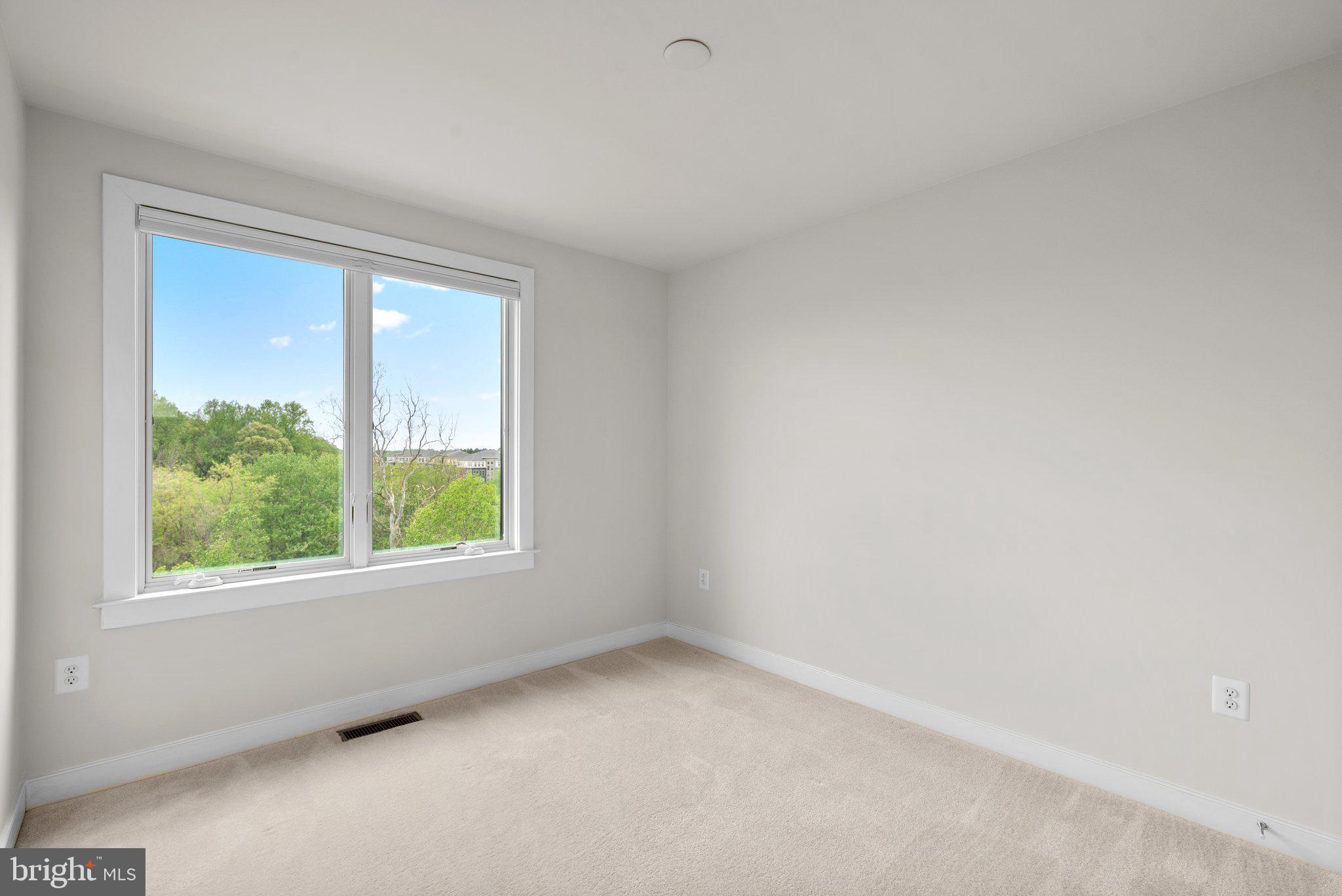 CROWN FARM - Residential