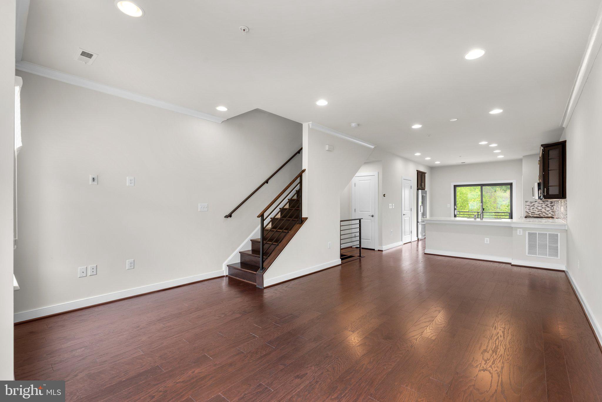 CROWN FARM - Residential