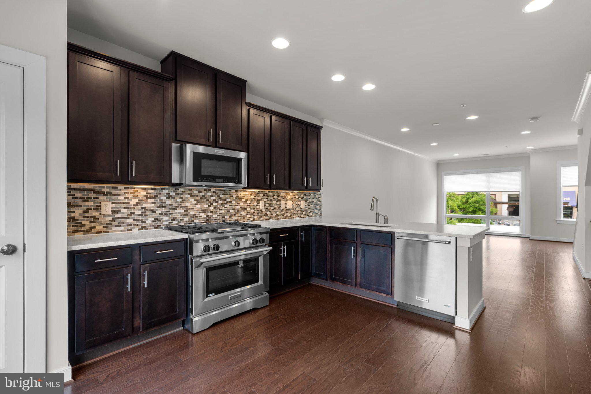 CROWN FARM - Residential