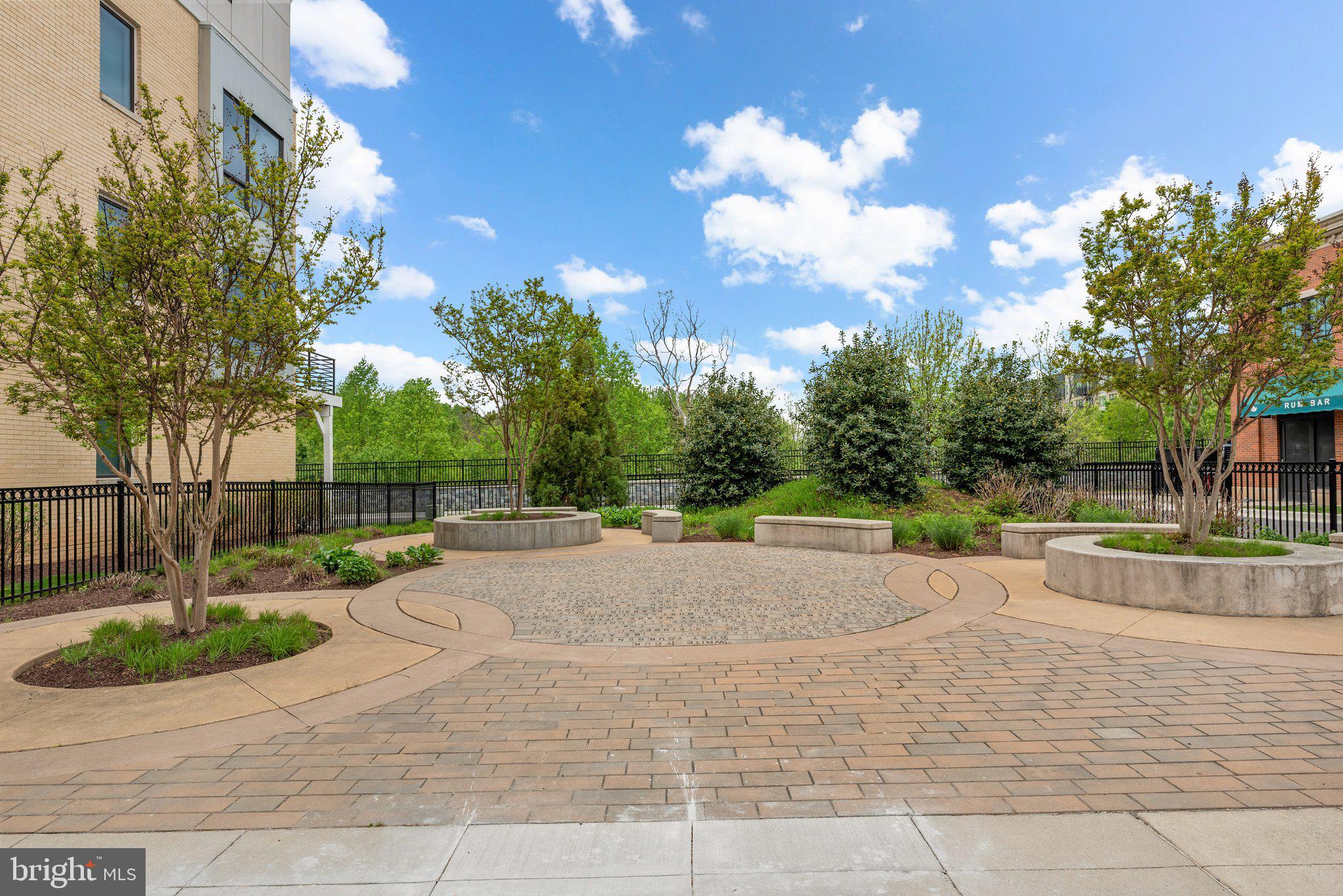 CROWN FARM - Residential