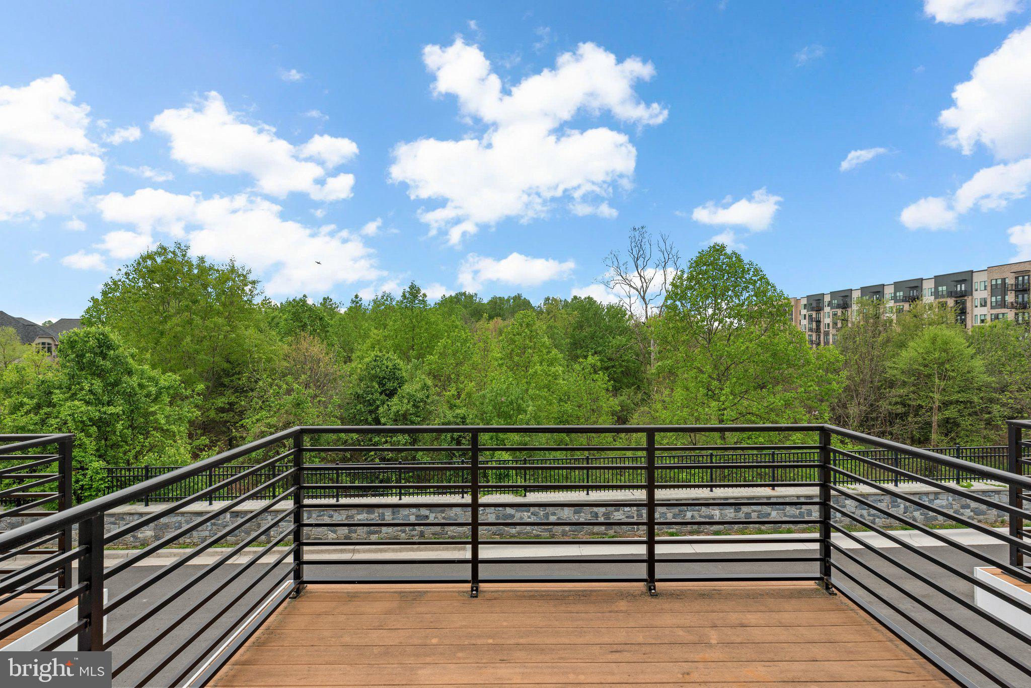 CROWN FARM - Residential