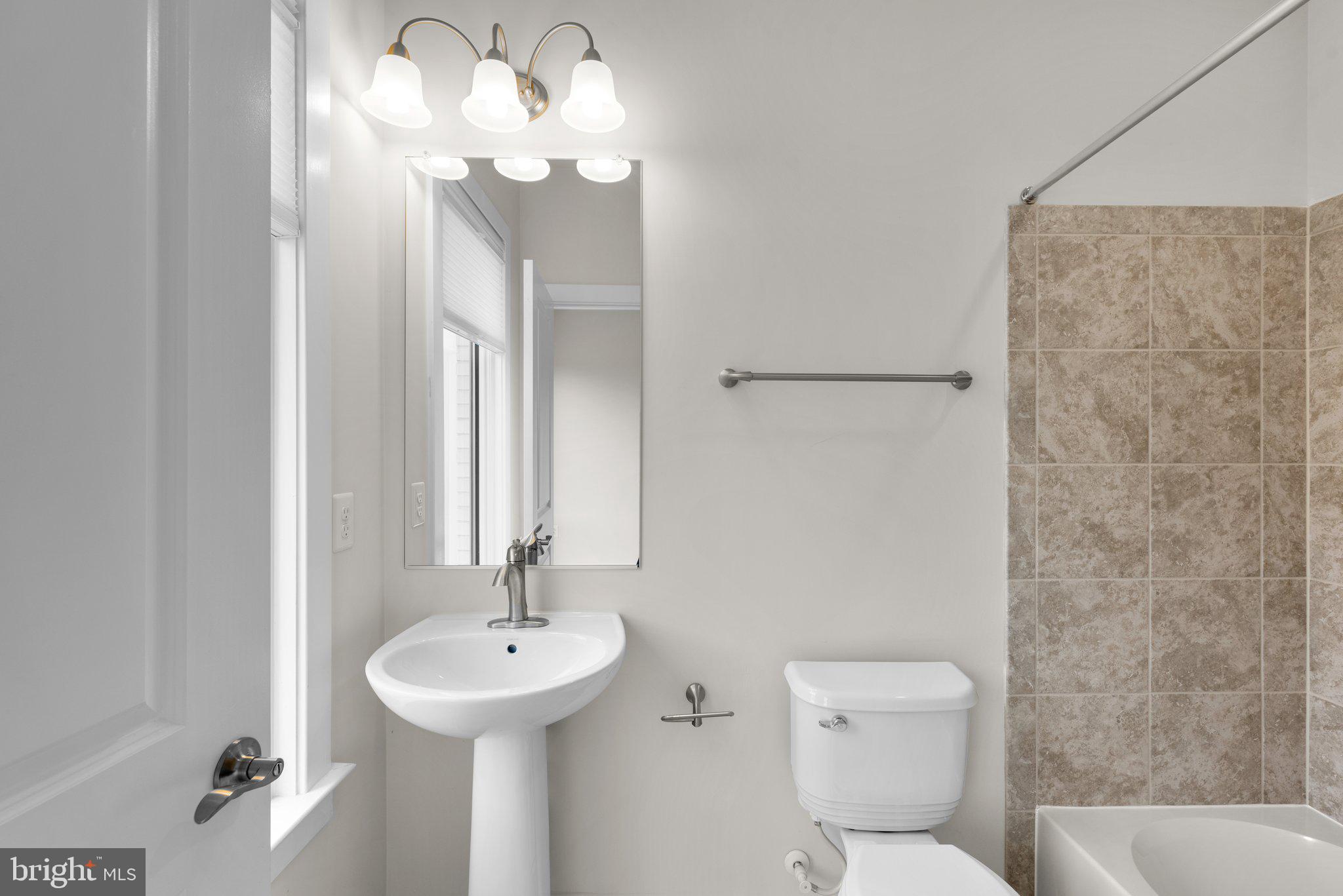 CROWN FARM - Residential