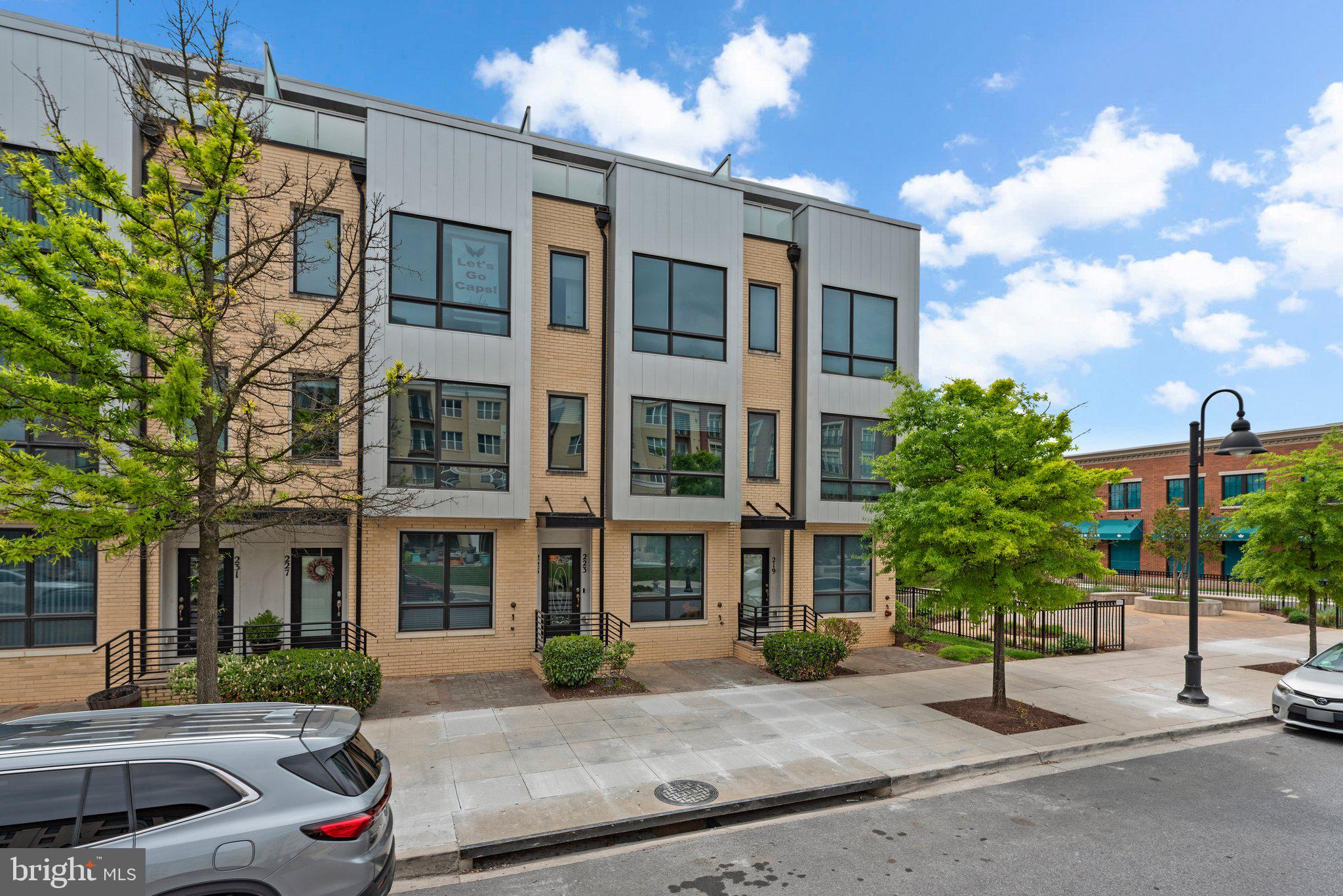 CROWN FARM - Residential