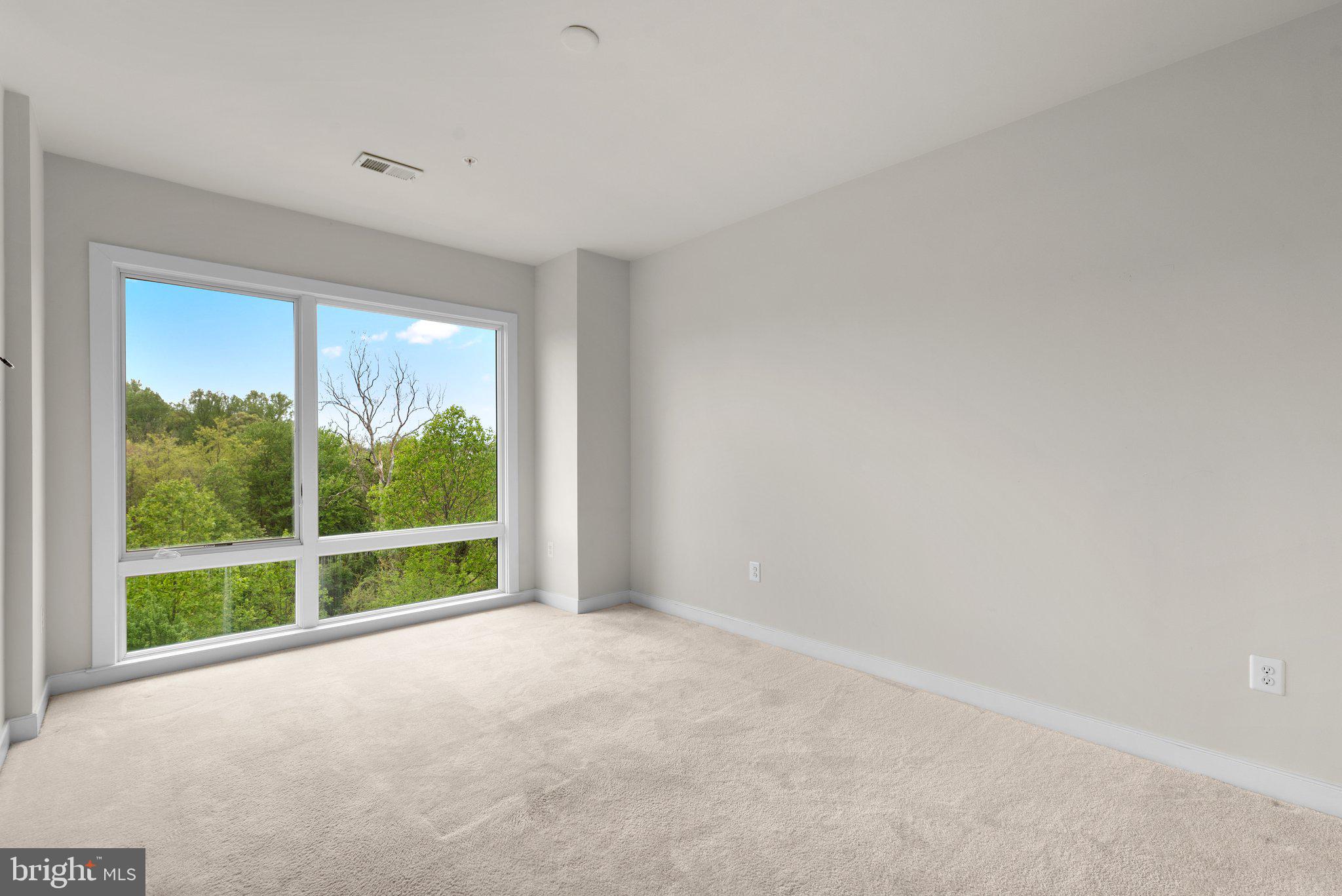 CROWN FARM - Residential