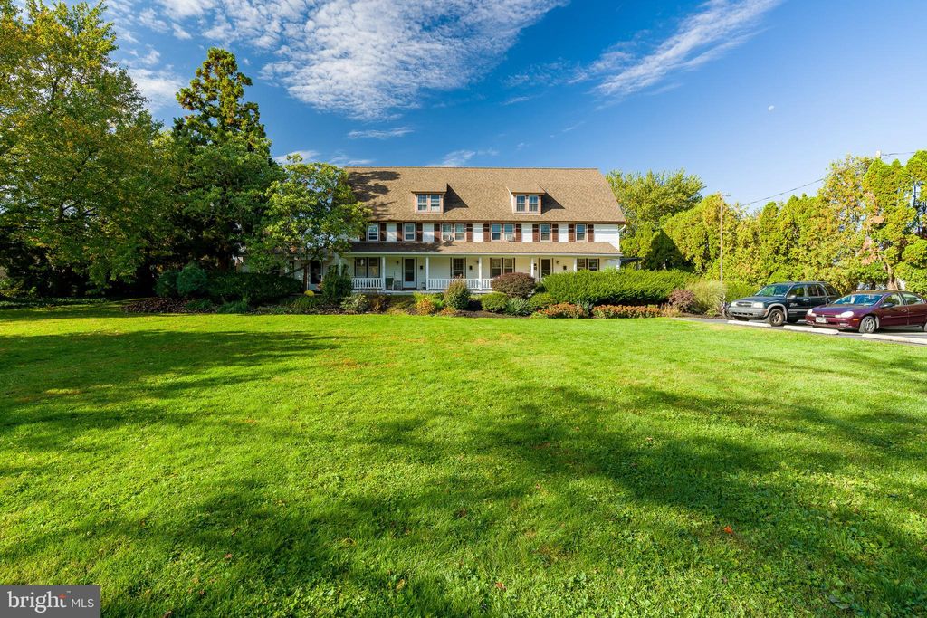 Photo of 102 N CUSTER AVE, NEW HOLLAND, PA 17557 (MLS # PALA2026546)