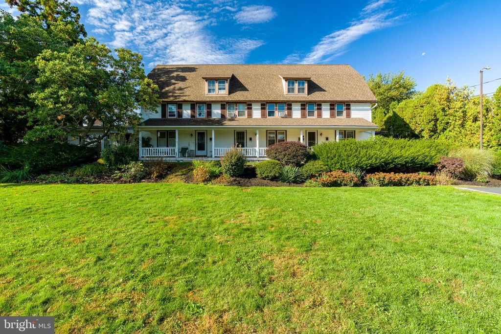 Photo of 102 N CUSTER AVE, NEW HOLLAND, PA 17557 (MLS # PALA2026546)