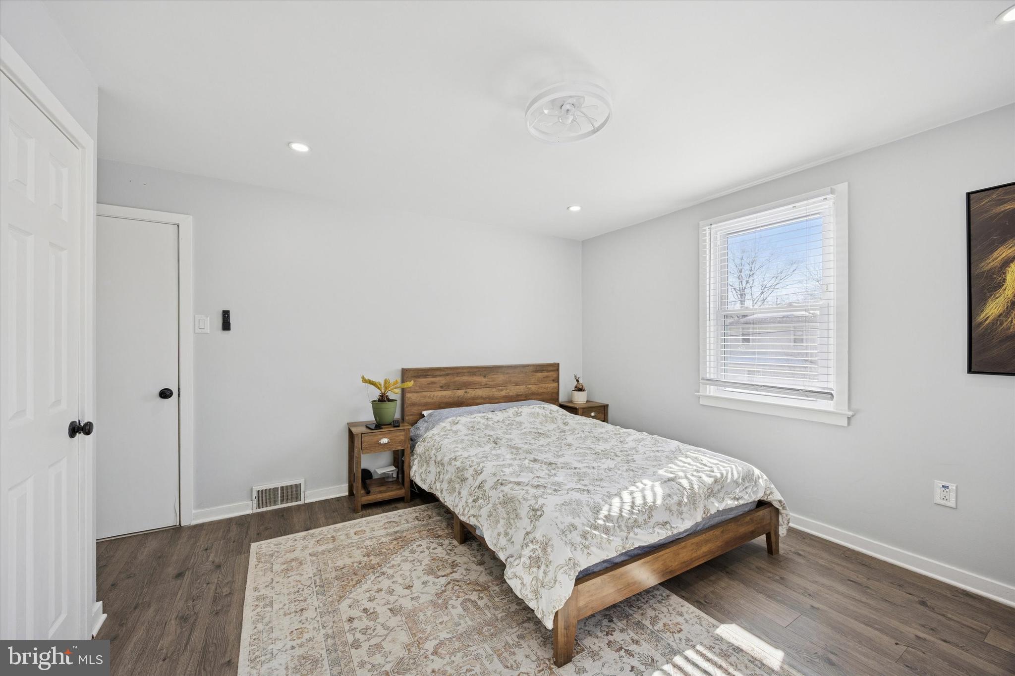 MEETINGHOUSE VIL - Residential